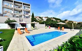 Bretia Apartments